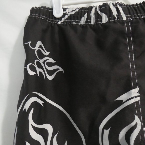 OLD NAVY | size 18 | Graphic Swim Shorts | Mesh Lining | Skulls and Flames - Picture 8 of 14